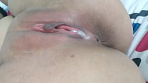 Пузатый сожитель имеет брюнетку рачком в анально-вагинальное отверстие перед вебкой
